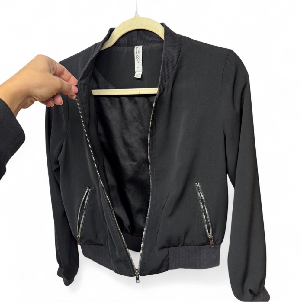 MURAL Black Lightweight Bomber Jacket - Size XS - Full Zip with Pockets - Picture 3 of 6